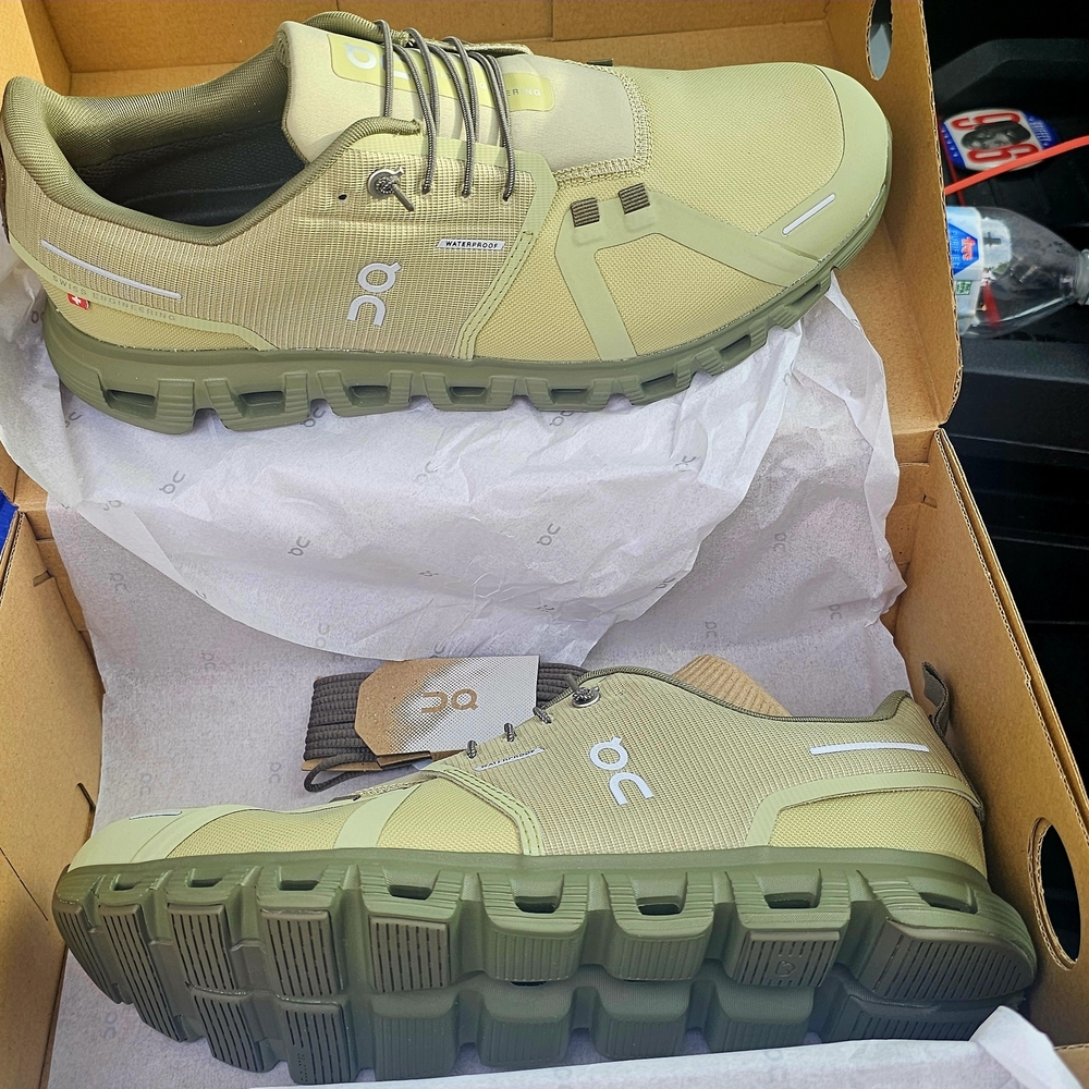 On - Cloud 6 Water Proof Edition - Super Comfort Men's 10 Desert Green/Tan Shoes
